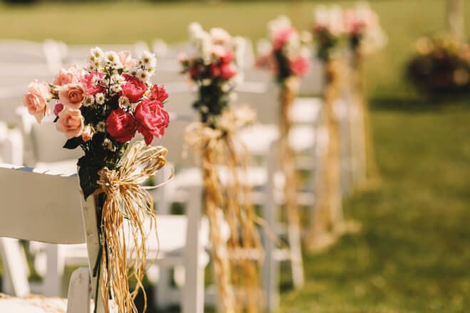 buquês de flores na decoração de casamento - casamento rústico